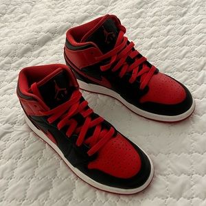 Jordan 1 Mid Black and Red gently worn